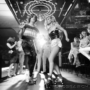 1970-1970s-couple-disco-dancing-on-.jpg